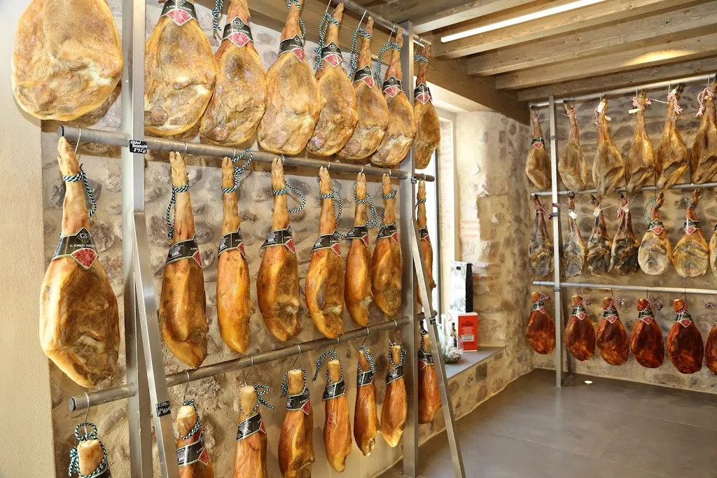 Jamón Sobrón Embutidos_Baños de Río Tobía_slider_image_2