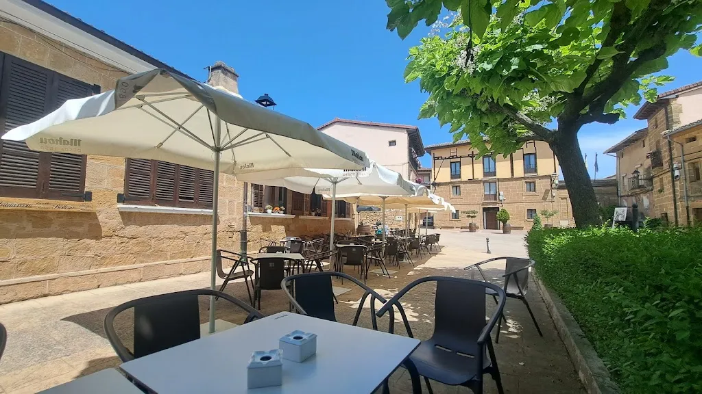 LAGAR DE BRIÑAS restaurant in Briñas