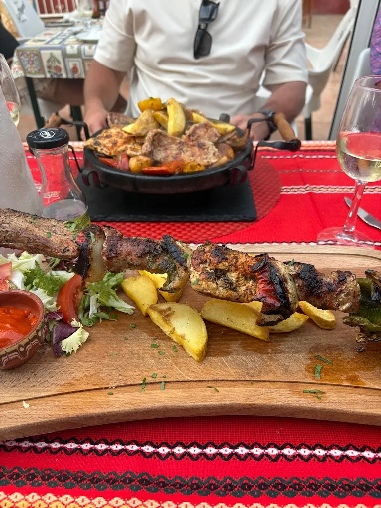 Piotr Padzik_GALIN´S BULGARIAN RESTAURANT_Bezares_review