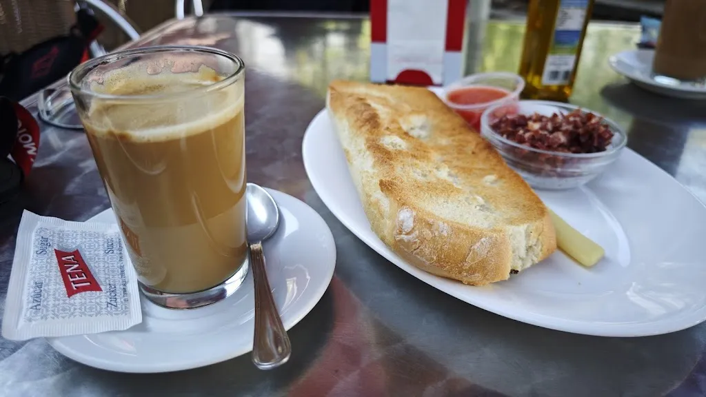 Posá La Encina Hostal Cardeña_Cárdenas_slider_image_3