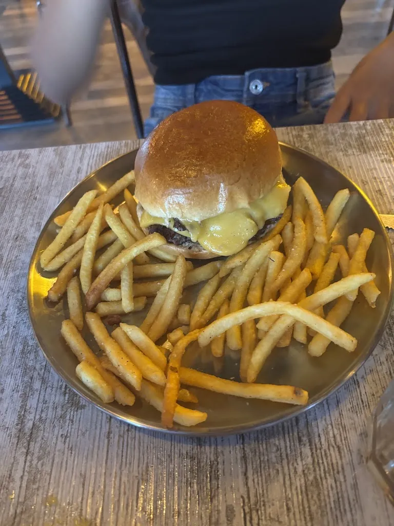 Silvana García Sarraillé_Aires Burger Bar | Crevillente_Crevillent_review