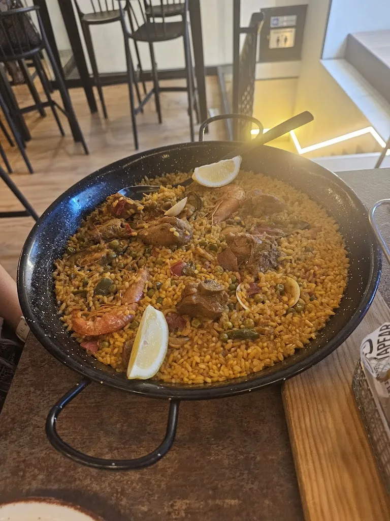 Joel Flores Pérez_Cañas y Tapas_Cañas_review