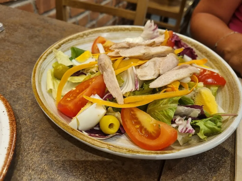 J van der L_Cañas y Tapas_Cañas_review