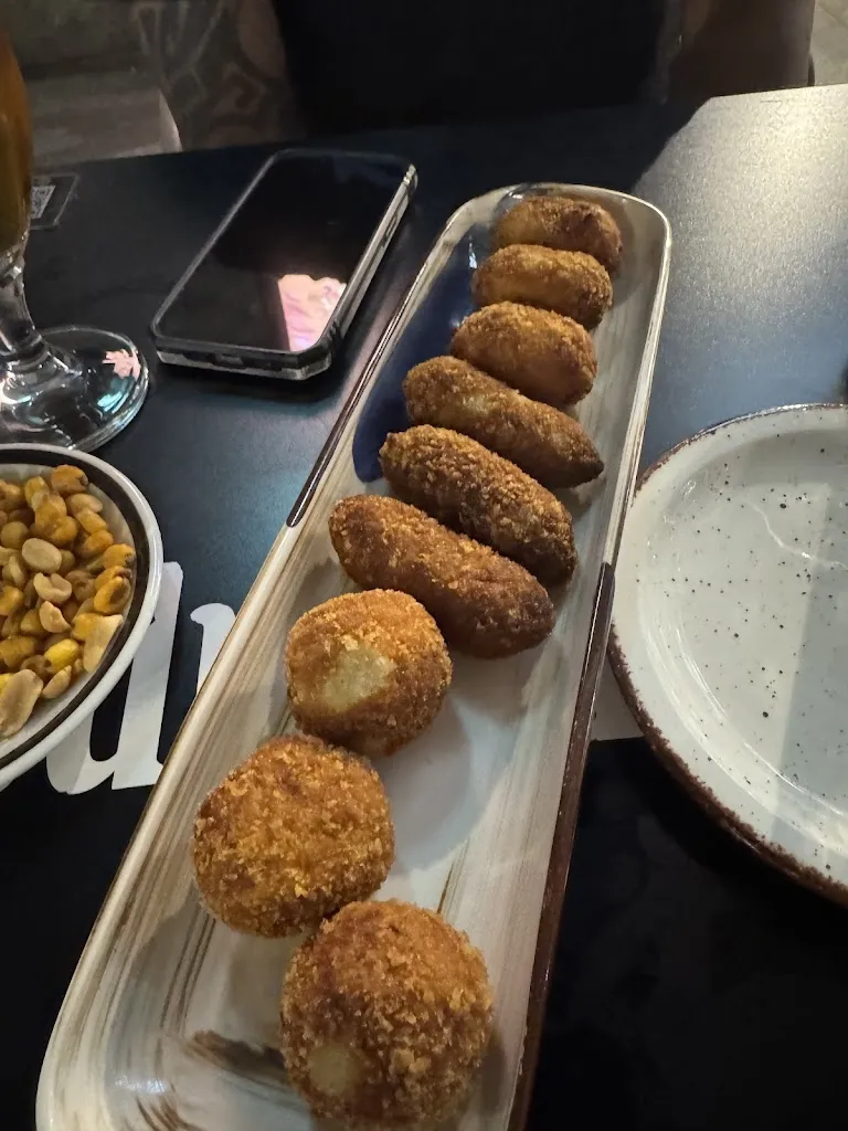 Kristen Cox_Cañas y Tapas_Cañas_review