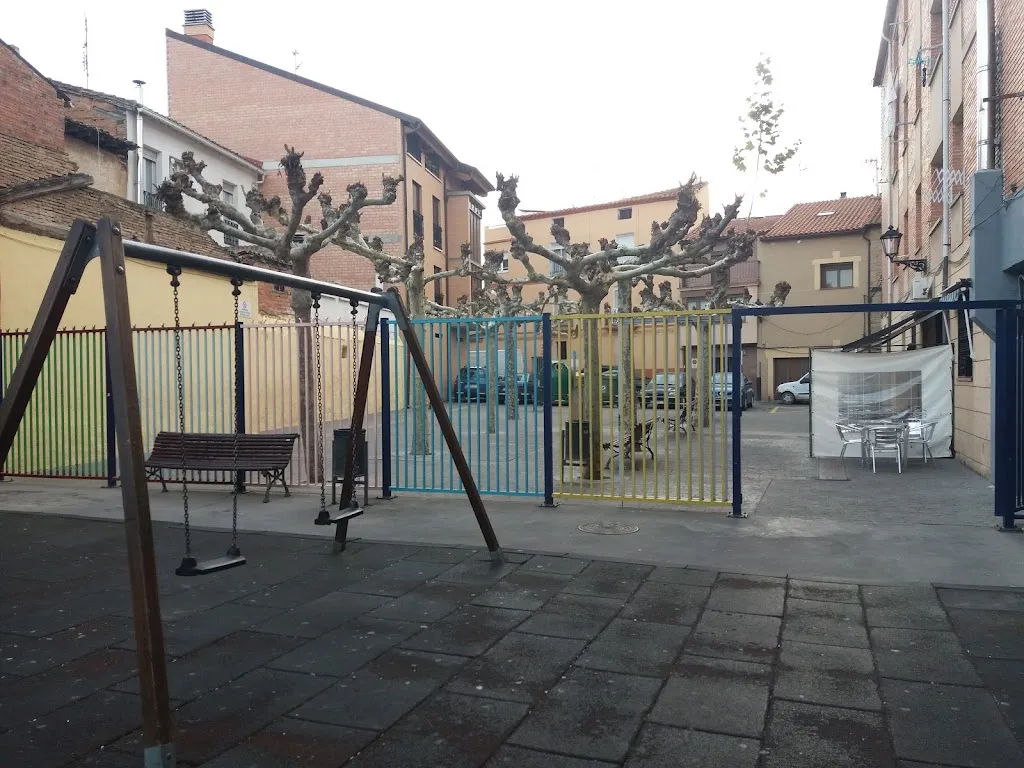 Hogar Del Jubilado_Cenicero_slider_image_3