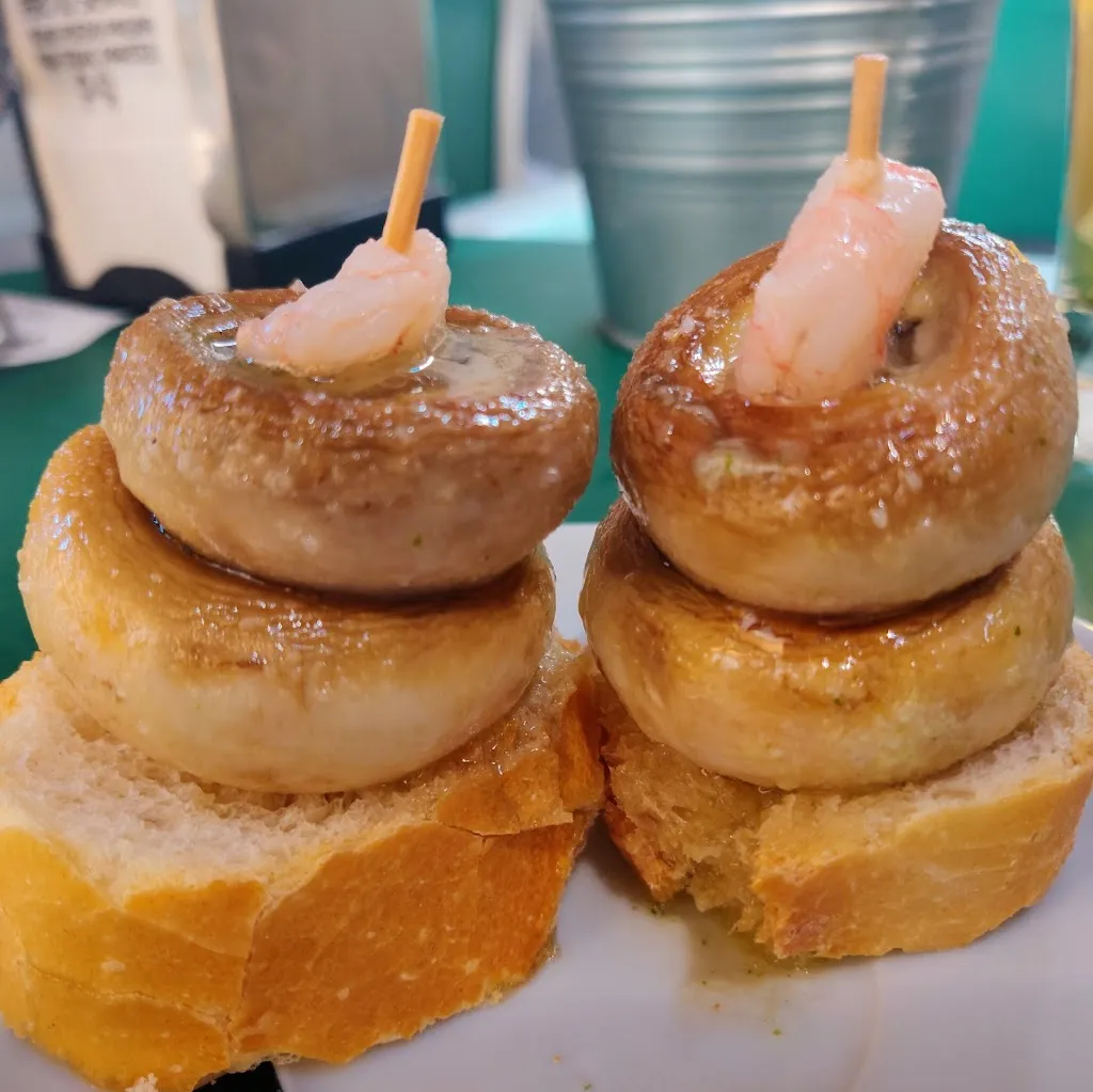 CAFÉ BAR Liberty. restaurant in Cenicero