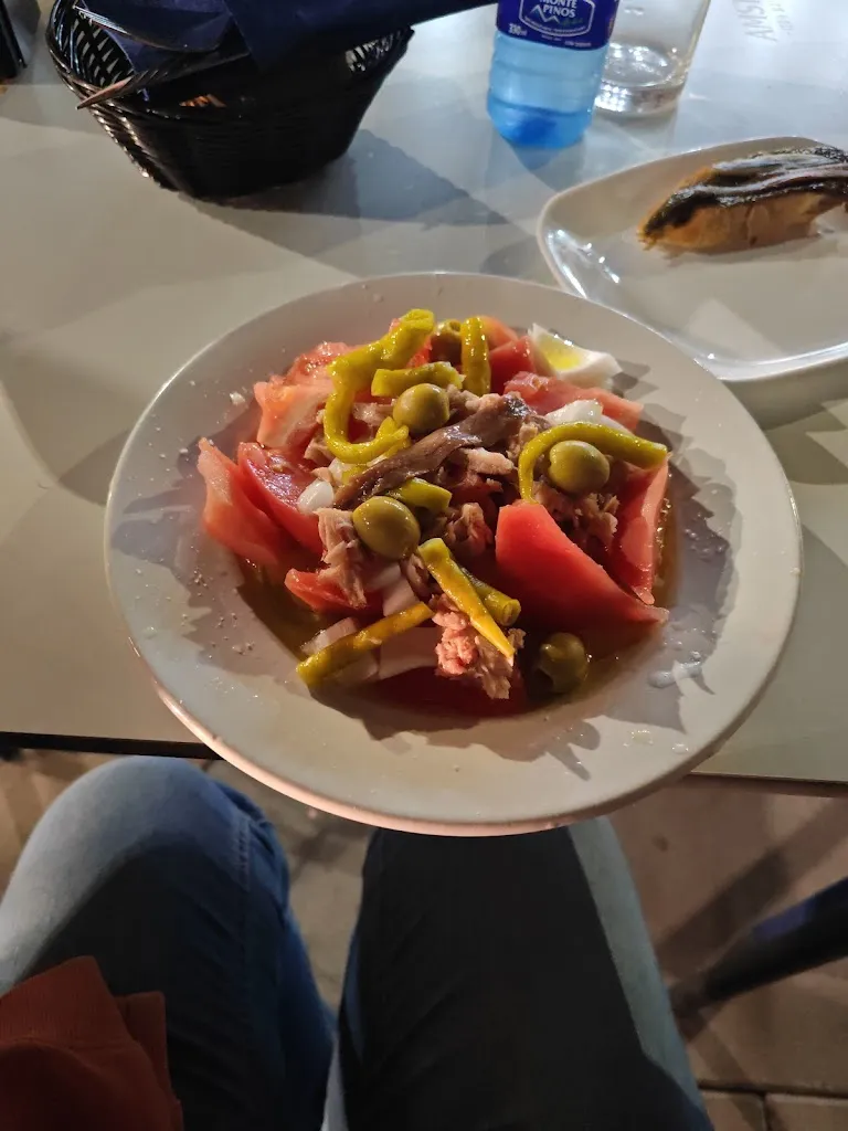 Ana M.B._La vermuteria_Cenicero_review