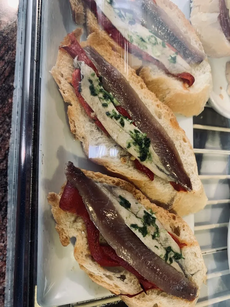 Oscar Arnedo_Bar la guagua_Arnedo_review