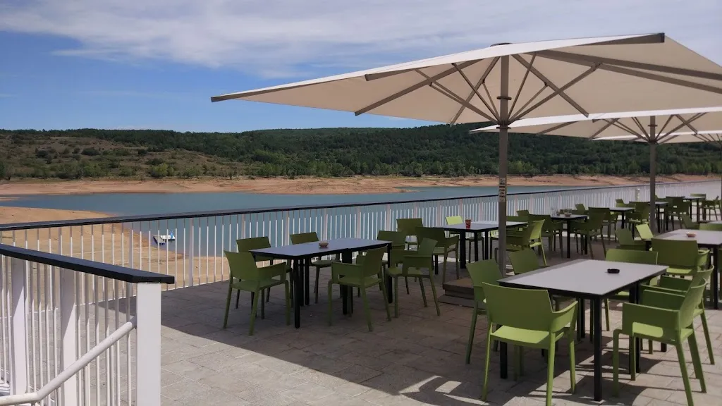 Restaurante Club Náutico El Rasillo restaurant in Hornillos de Cameros