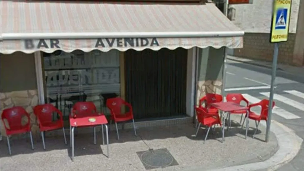 Bar Avenida restaurant in Huércanos