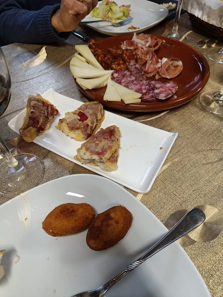 Charly Charleston_BAR TELE-CLUB_Laguna de Cameros_review