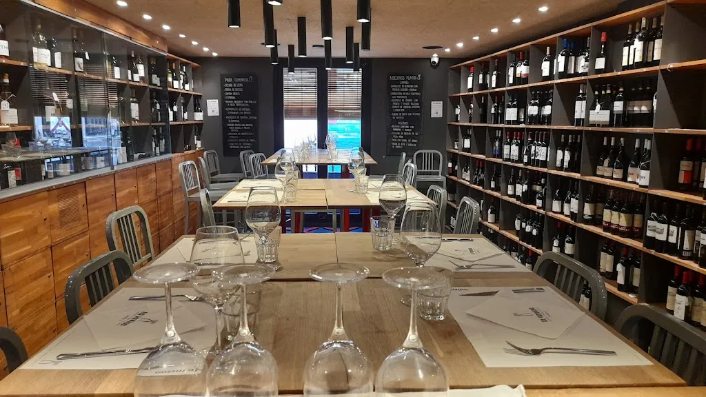 La Tavina - restaurante, vinoteca y bar en Calle Laurel de Logroño restaurant in Logroño