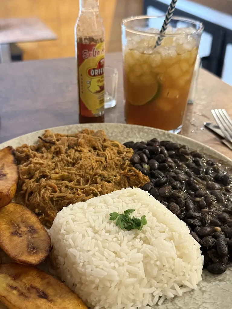 Rhed_Tapas Bar +58_Leiva_review