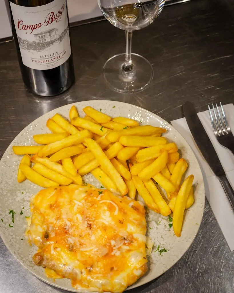 Diagnareth Acosta_Tapas Bar +58_Leiva_review