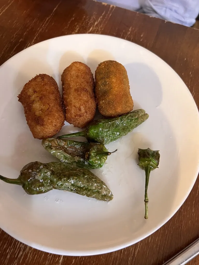 Xiaoyi Fang_Casa Varona_Matute_review