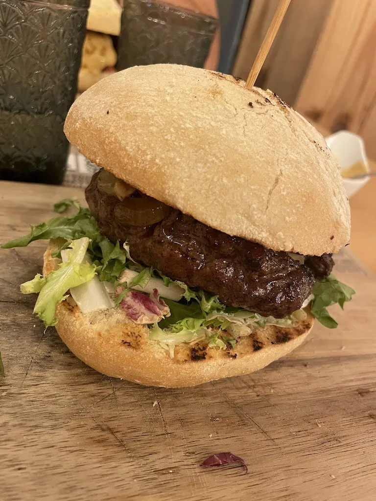 Claudia Pereita_Karnaka Grillburger_Lardero_recensione