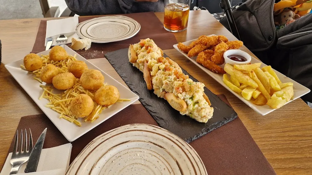 Javier Gonzalez Rodriguez_Al Toque Villa Patro Tortillas, raciones y copas_Lardero_review