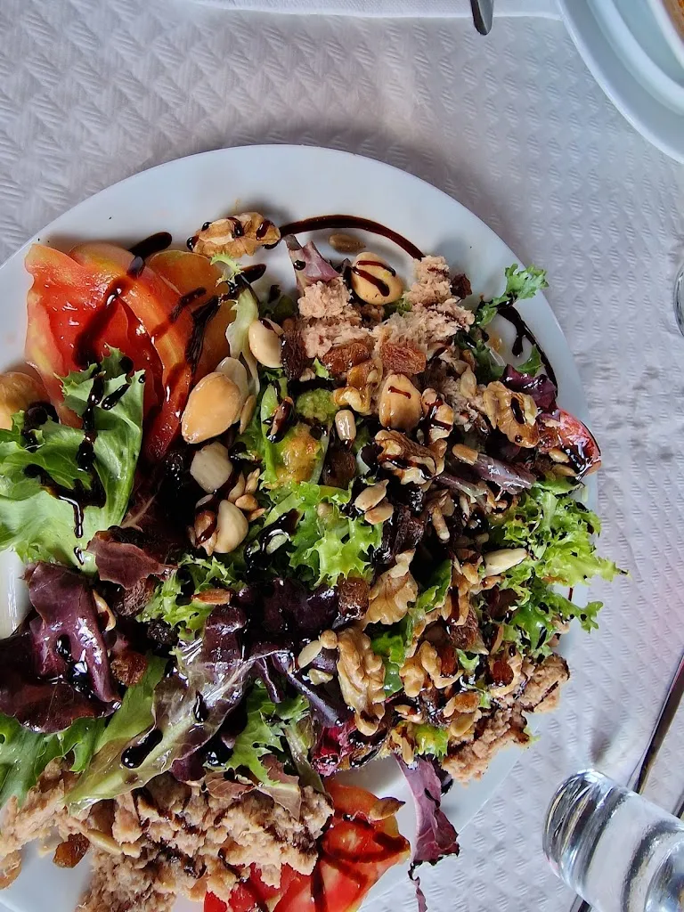 Ghizlane Tejado_Las Grutas Ortigosa Restaurante_Ortigosa de Cameros_review