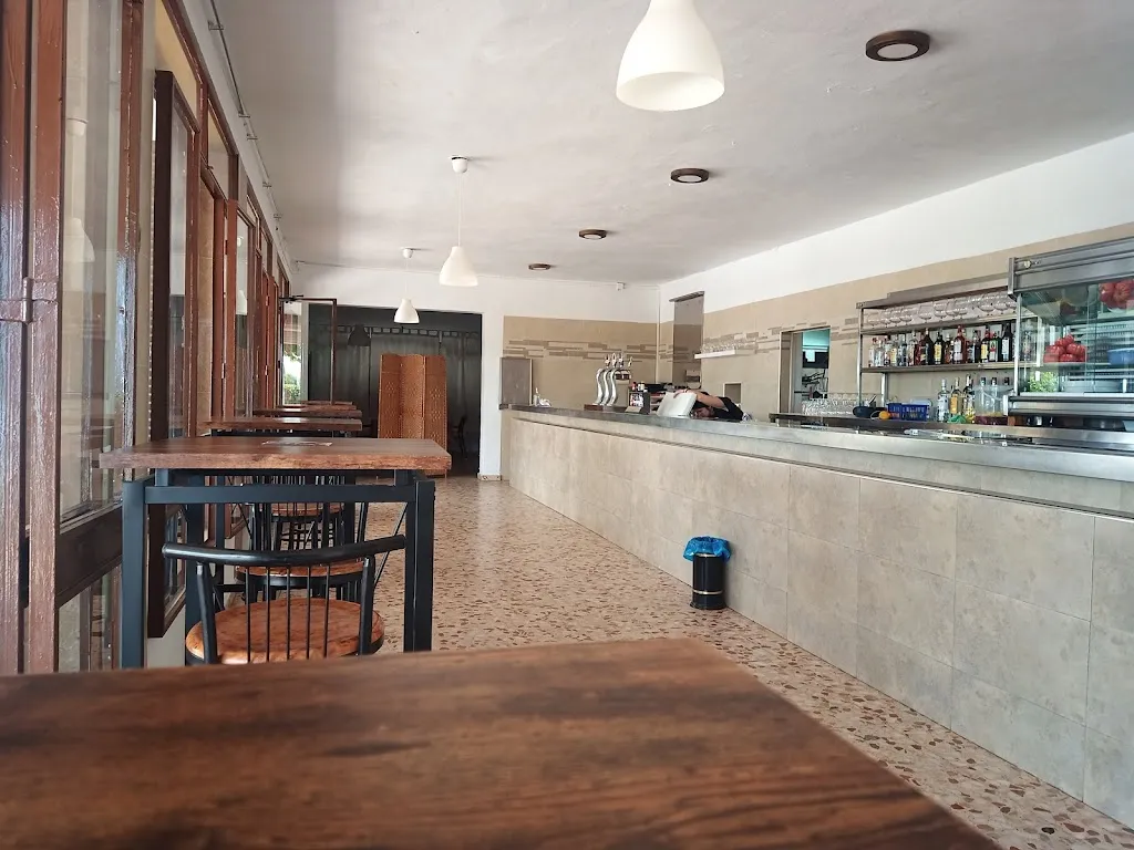 Restaurante La Piscina El Pedroso restaurant in Pedroso