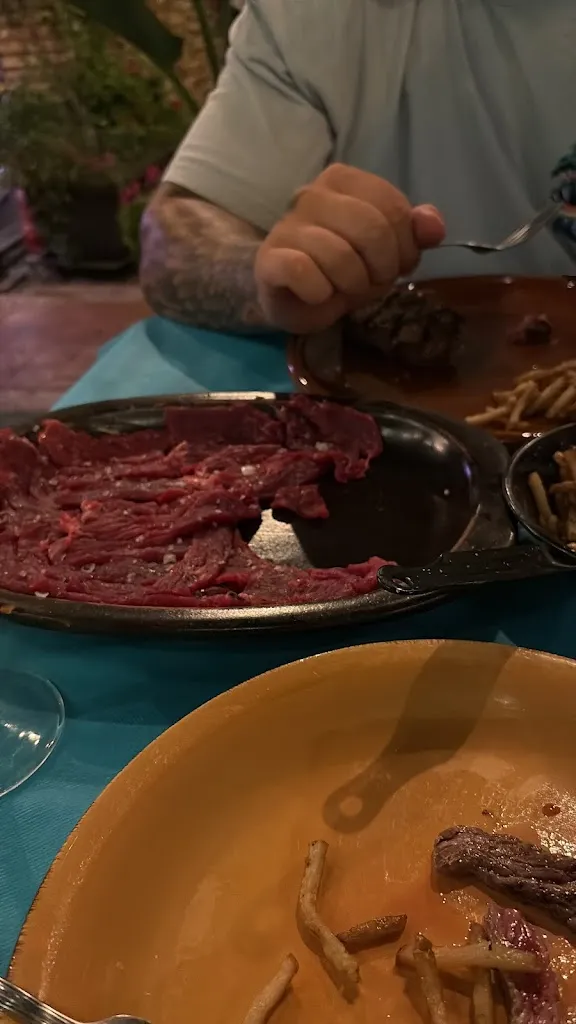 shaun cronin_El Ruedo Asador & Jardín.Brasas De Leña_Lumbreras_review