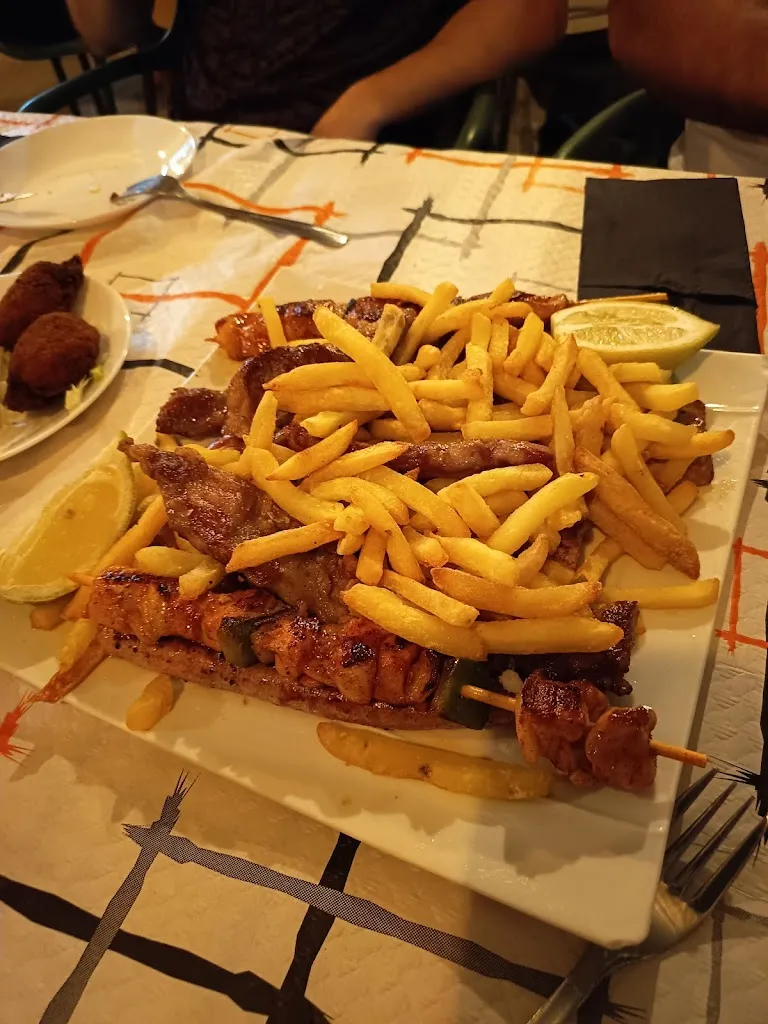 Miguel A. Fdez._Bar Sie7e_Lumbreras_review