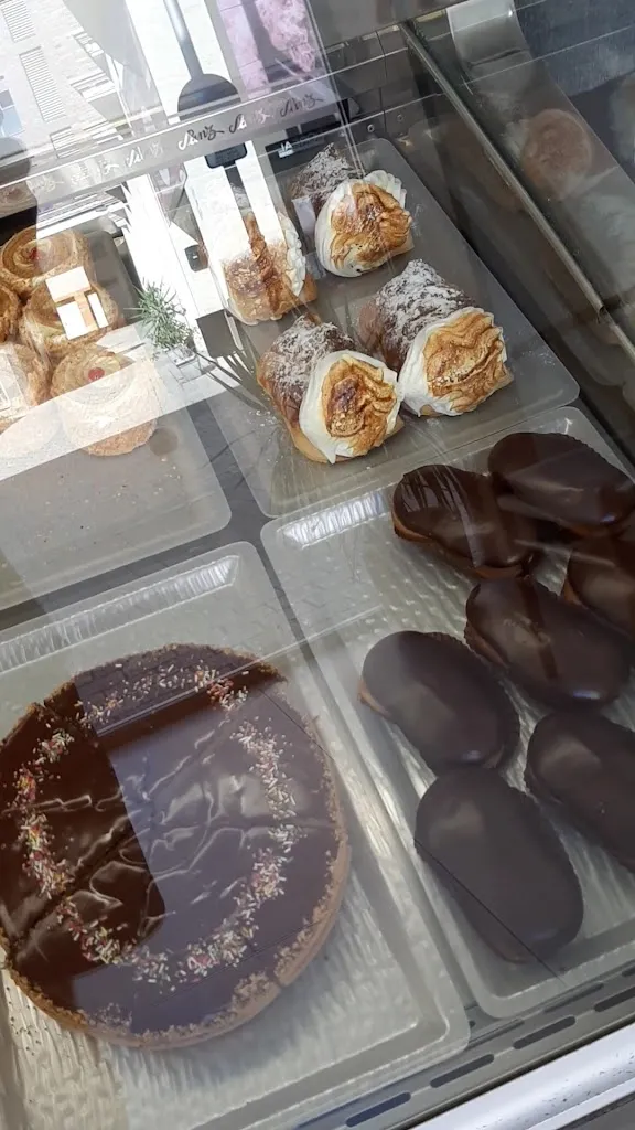 joaquin moret gomez del campillo_Pastelería Confitería Sanz_Lumbreras_review