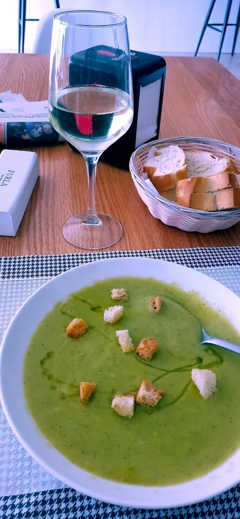 Bar Hogar del Jubilado restaurant in Pradejón