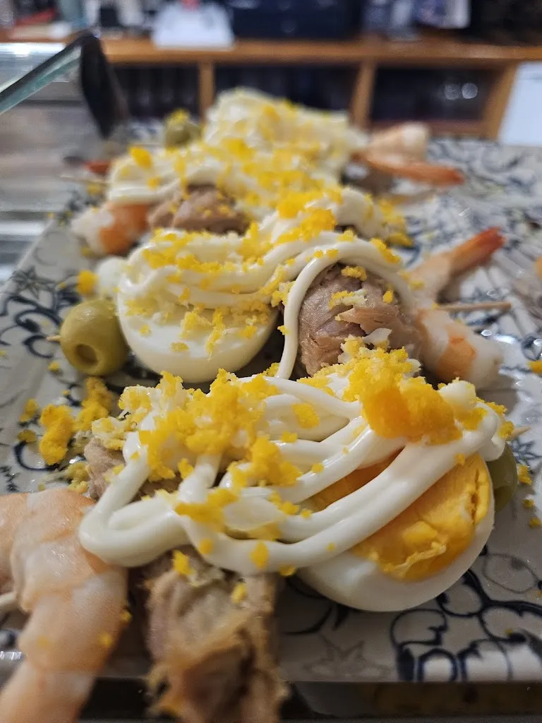 Bar Trovador del peruano en tanga ☺️_Pradejón_slider_image_2