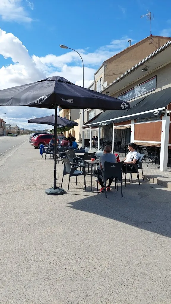 Susana Mend_Bar Las Palmeras_Rincón de Soto_review