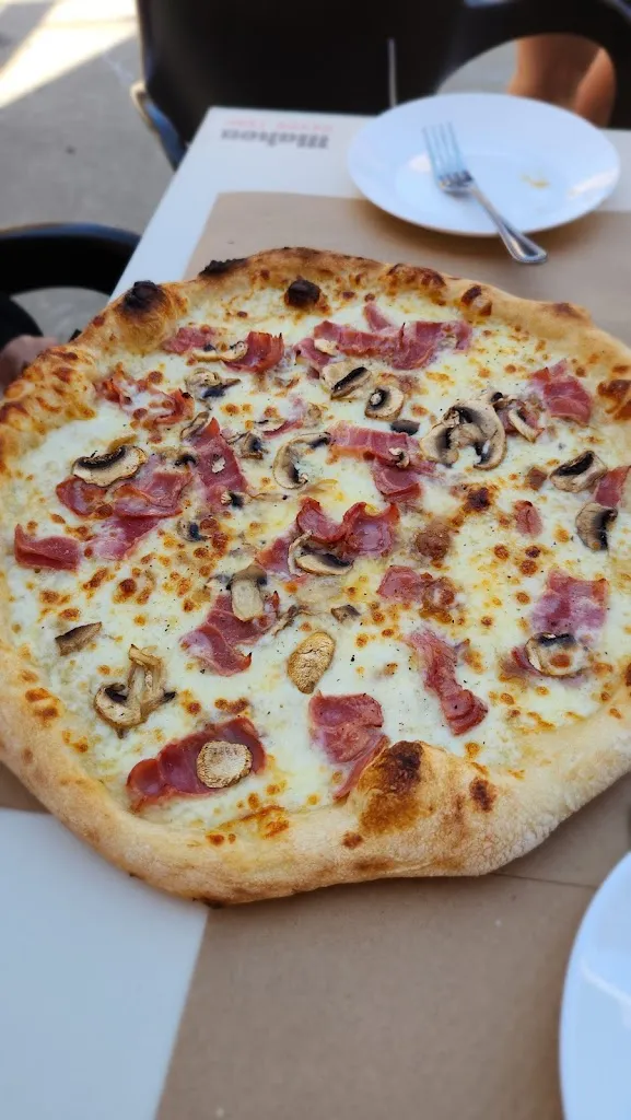 Jonatan Zamora_El Bar del Pueblo _Santa Eulalia Bajera_review