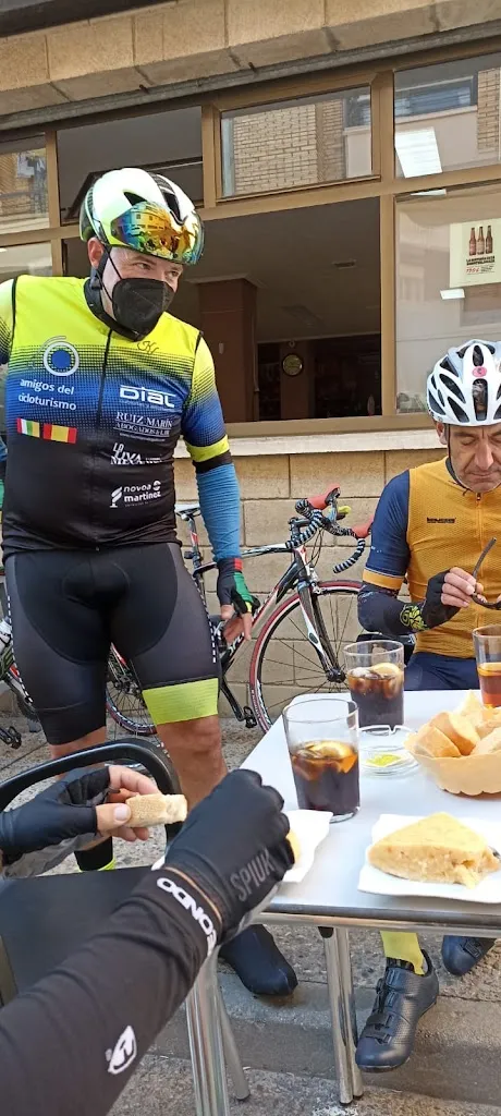 Mikel Zapatero_BAR ACUARIO_San Vicente de la Sonsierra_review