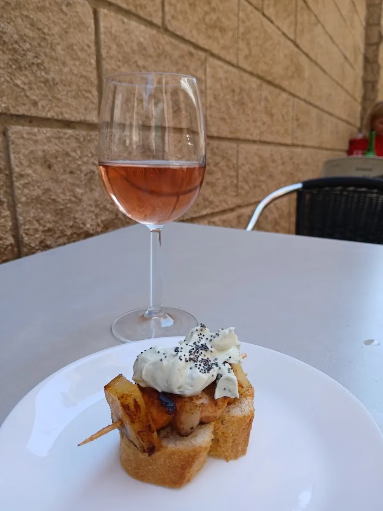 Ara Vagalume_BAR RESTAURANTE TRINQUETE_San Asensio_review