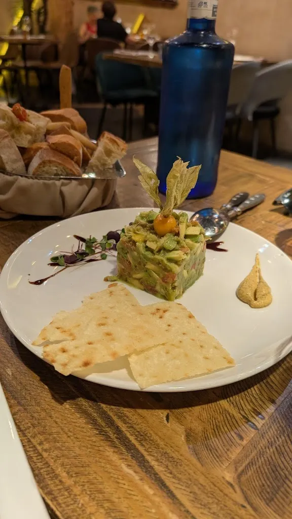 Pia Kersten_CUATRODEOCHO_Sotés_review