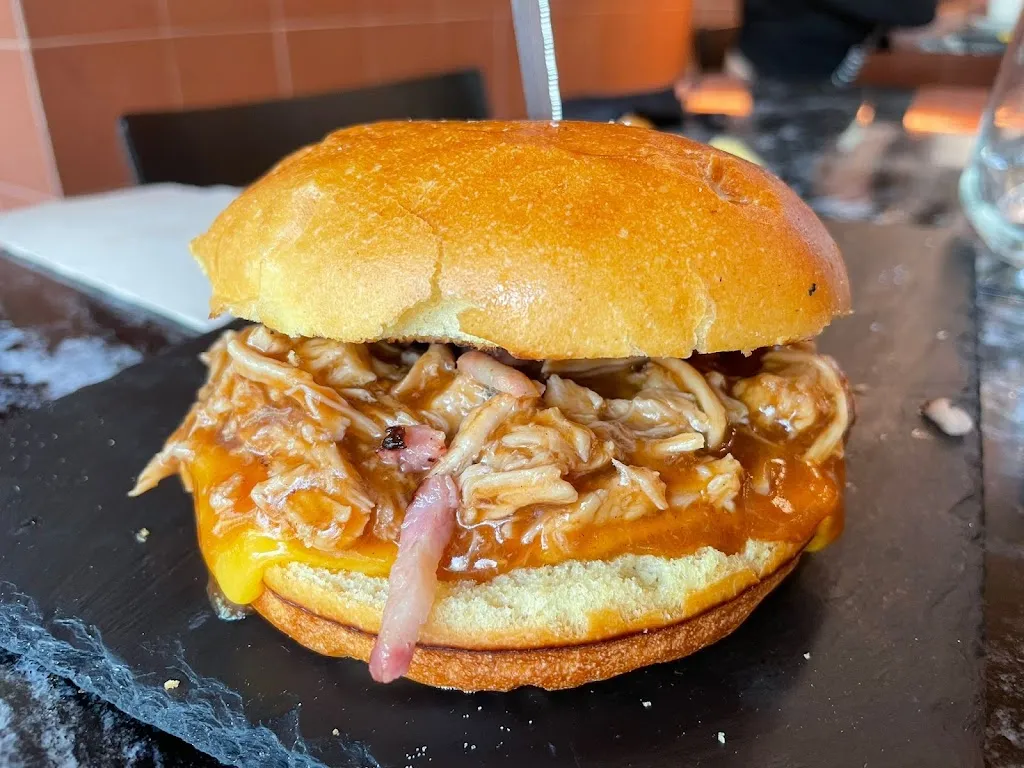 no ni ná_Tobía_slider_image_3