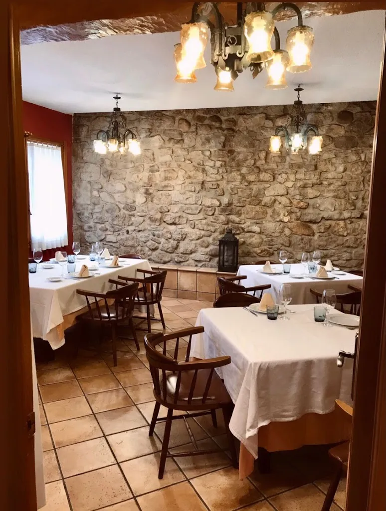 Fuegos y vinos restaurant in Torremontalbo