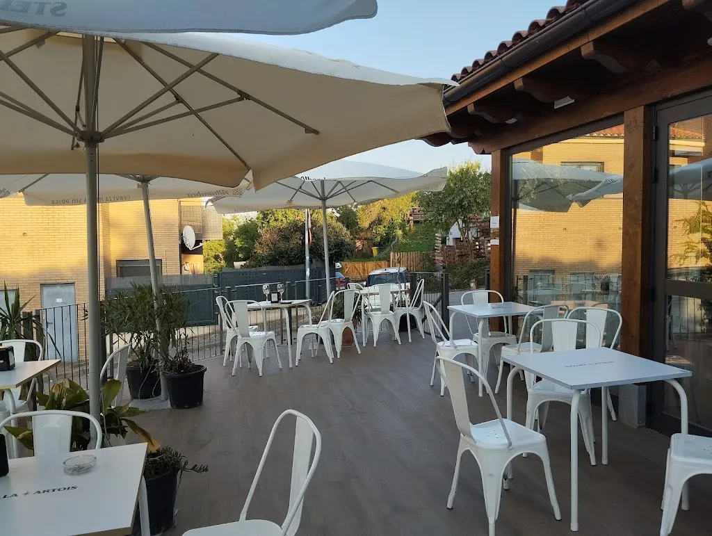 Bar Virgen Blanca restaurant in Ventosa