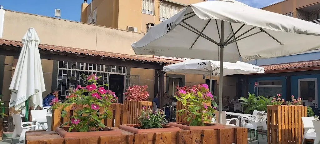 Bar Centra restaurant in Villarejo