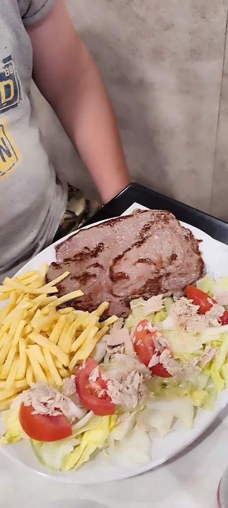 Montserrat Quintanilla Merlos_Hamburguesería El Dorado_Villarejo_recensione