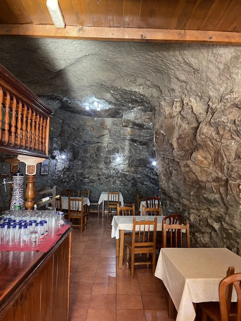 Restaurante cueva del molino restaurant in Artenara
