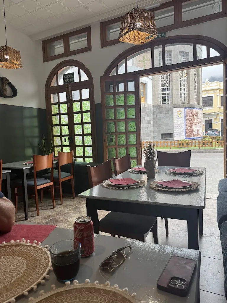 Nadine Lovell_Pasta&Gofio_Aldea de San Nicolás La_review