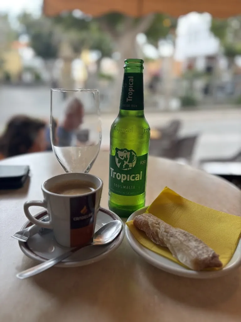 Tin Nguyen_Bar/Café El Populacho_Agüimes_review