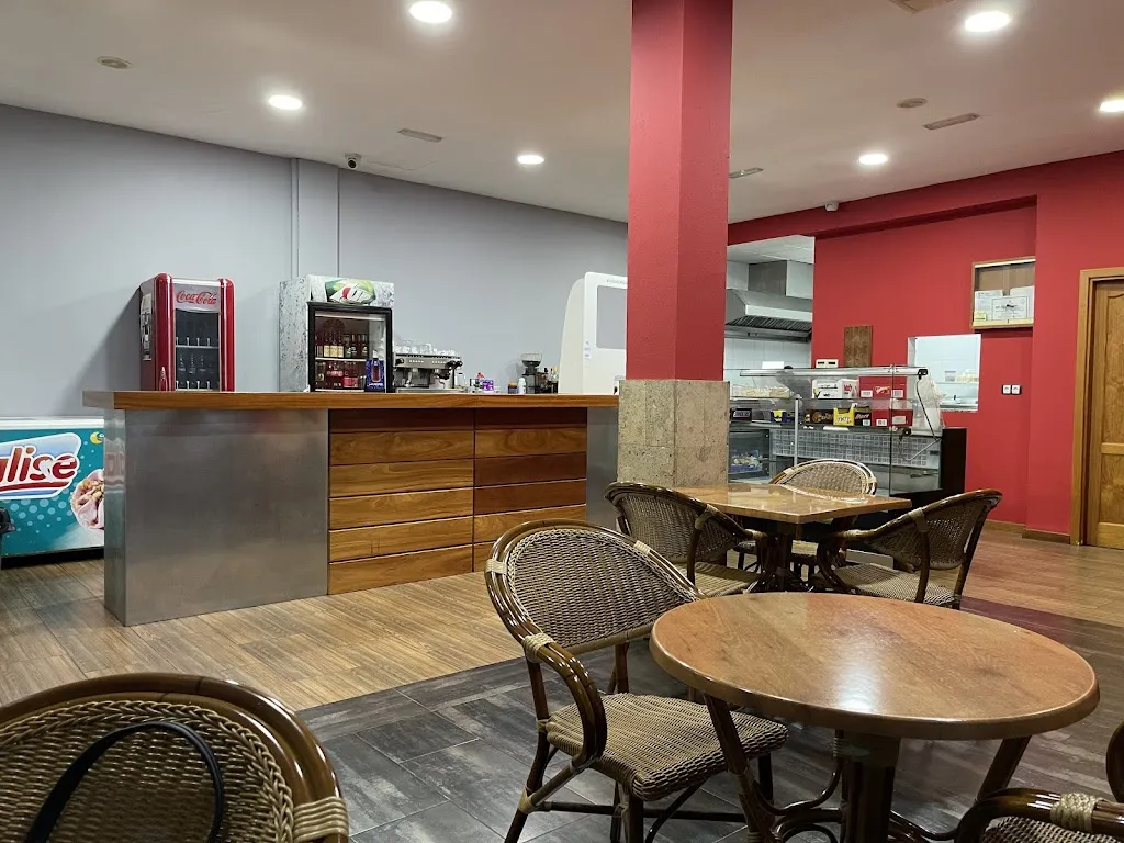 Bar restaurante Piscolabis La Veguetilla restaurant in Agüimes