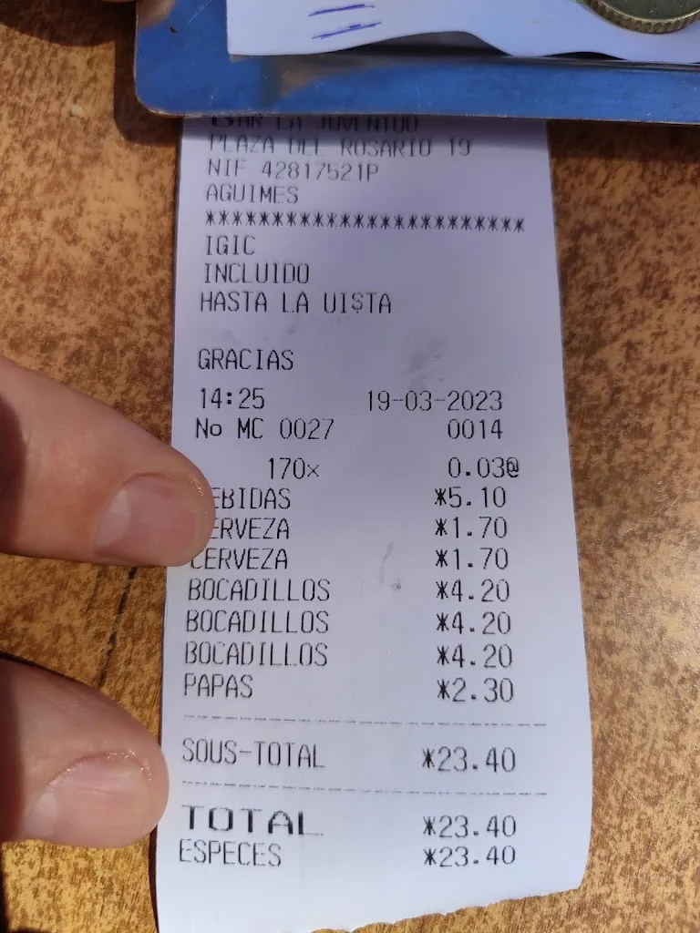 Mette Madsen_Cafe Bar La Juventud_Agüimes_review