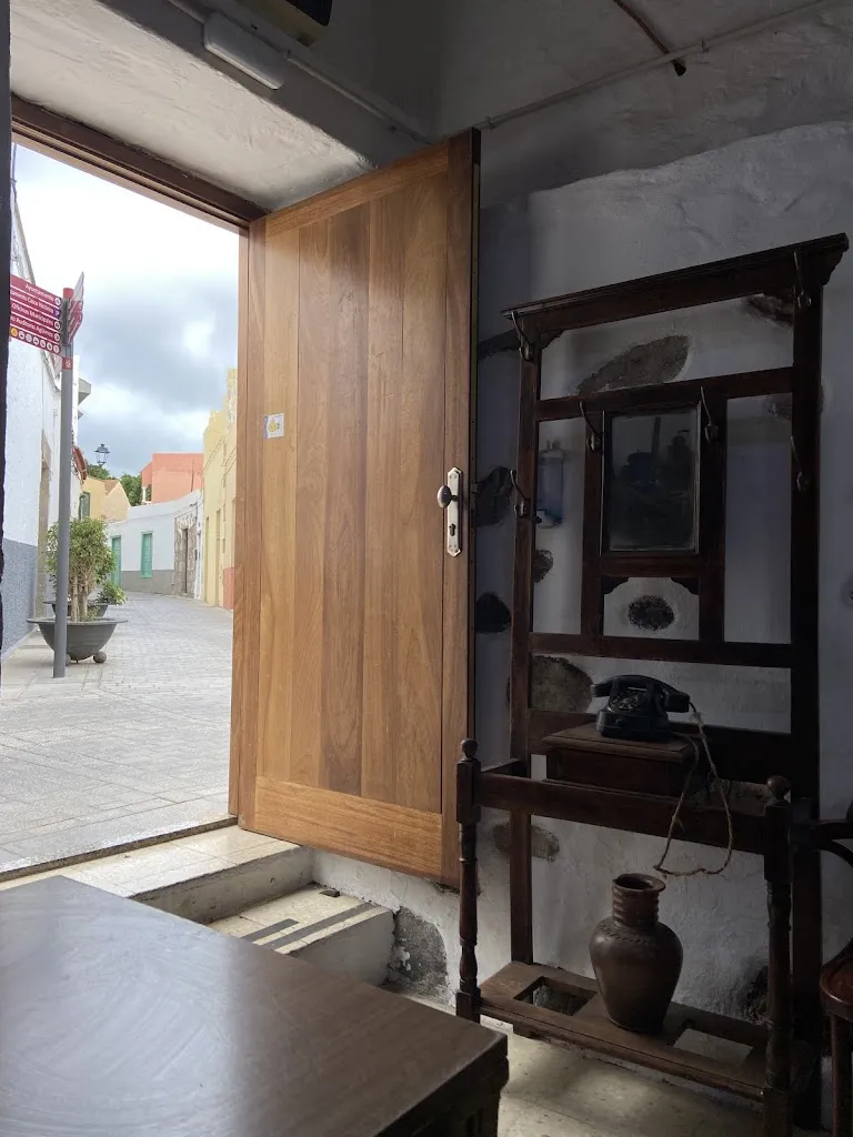 Milda Šiulyte_Bar Las Cuevas_Agüimes_review