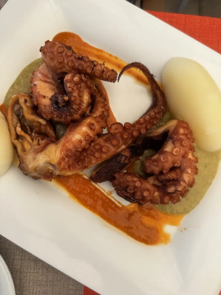 Cameron B_Restaurante Terraza Sidrería La Diosa del Mar_Agaete_review