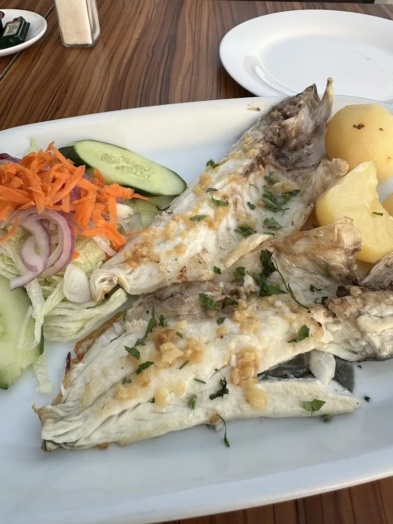 Nikodem Tokarski_Restaurante Terraza Sidrería La Diosa del Mar_Agaete_review