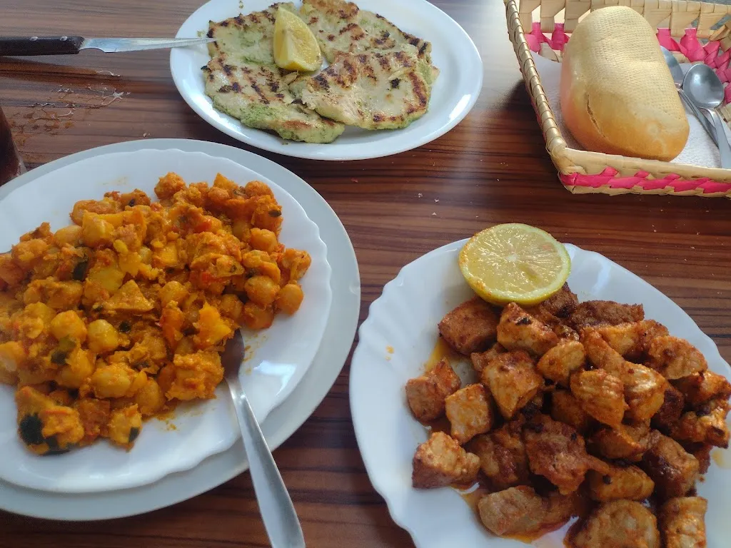 Ieva Grundsteine_Bar El Perola_Agaete_review