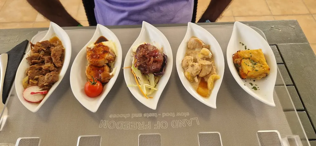 Soni G_Land of Freedom restaurante y tapas bar_Corralejo_review