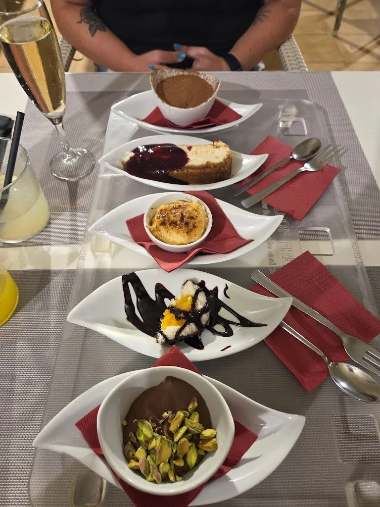 Kate Warn_Land of Freedom restaurante y tapas bar_Corralejo_review