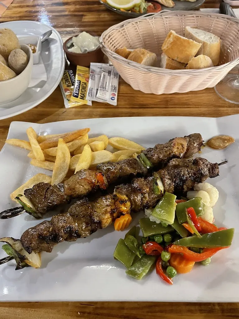 Tracy Irungu_Mesón Las Tejas_Corralejo_review